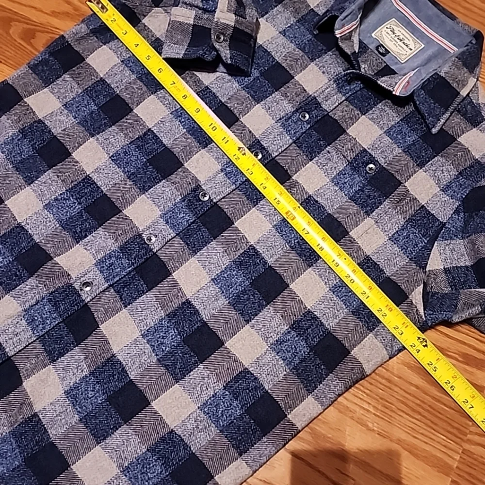 Nwot flag & anthem flannel long sleeve‎ shirt lg